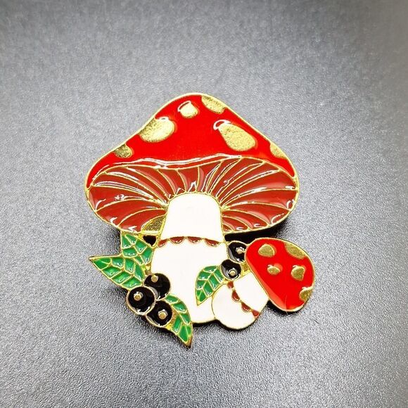 MUSHROOM pin brooch alloy cottagecore fashion accessory - Picture 1 of 3